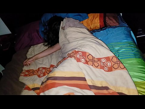 ❤️ 繼子在他年輕的繼母睡覺時責備她。 ❤️ 性愛視頻 在色情 zh-tw.pornochaturbate.ru ﹏